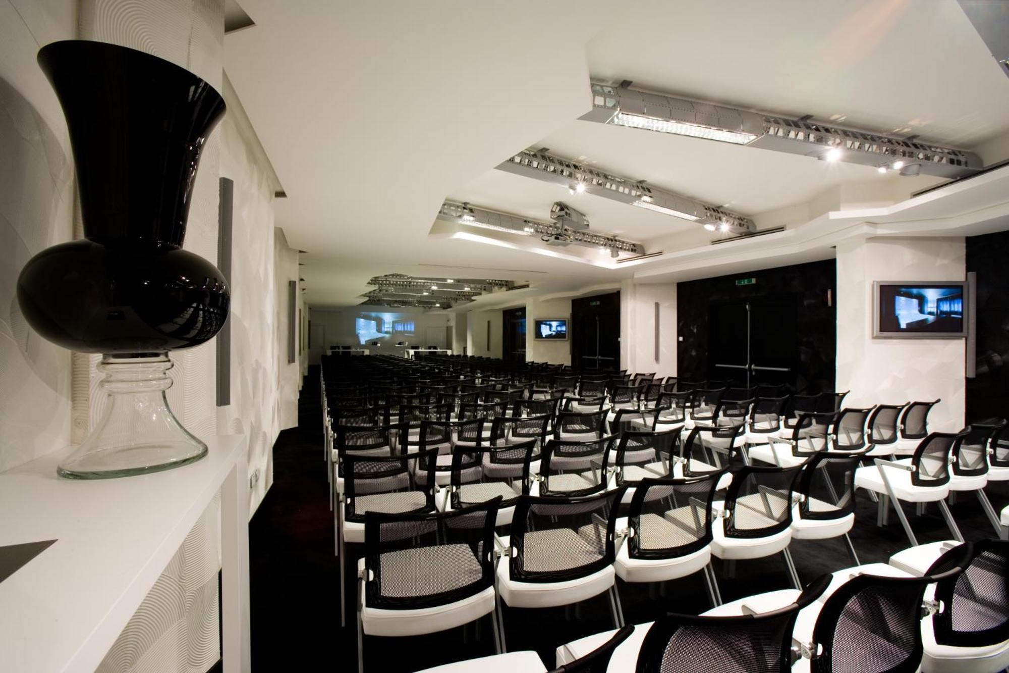 Hotel Vdb Next Catania Bagian luar foto